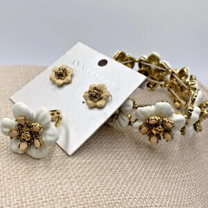 Ann Taylor Stretch Enamel Flower Bracelet Earrings Ring Set